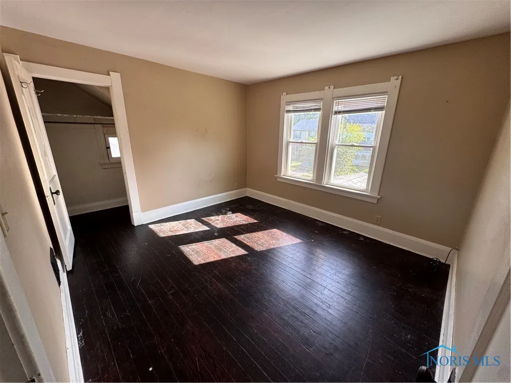 576 Bronx Drive, Toledo, Ohio 43609, 3 Bedrooms Bedrooms, 6 Rooms Rooms,1 BathroomBathrooms,Residential,For Sale,Bronx,6135003