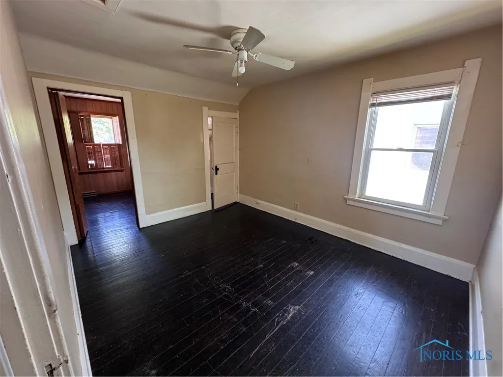576 Bronx Drive, Toledo, Ohio 43609, 3 Bedrooms Bedrooms, 6 Rooms Rooms,1 BathroomBathrooms,Residential,For Sale,Bronx,6135003