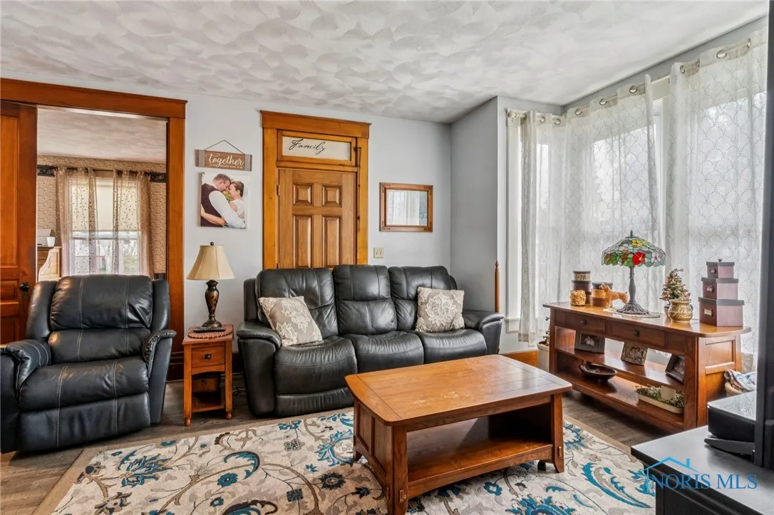 208 E Monroe Street, Pandora, Ohio 45877, 4 Bedrooms Bedrooms, 8 Rooms Rooms,3 BathroomsBathrooms,Residential,For Sale,Monroe,6134983