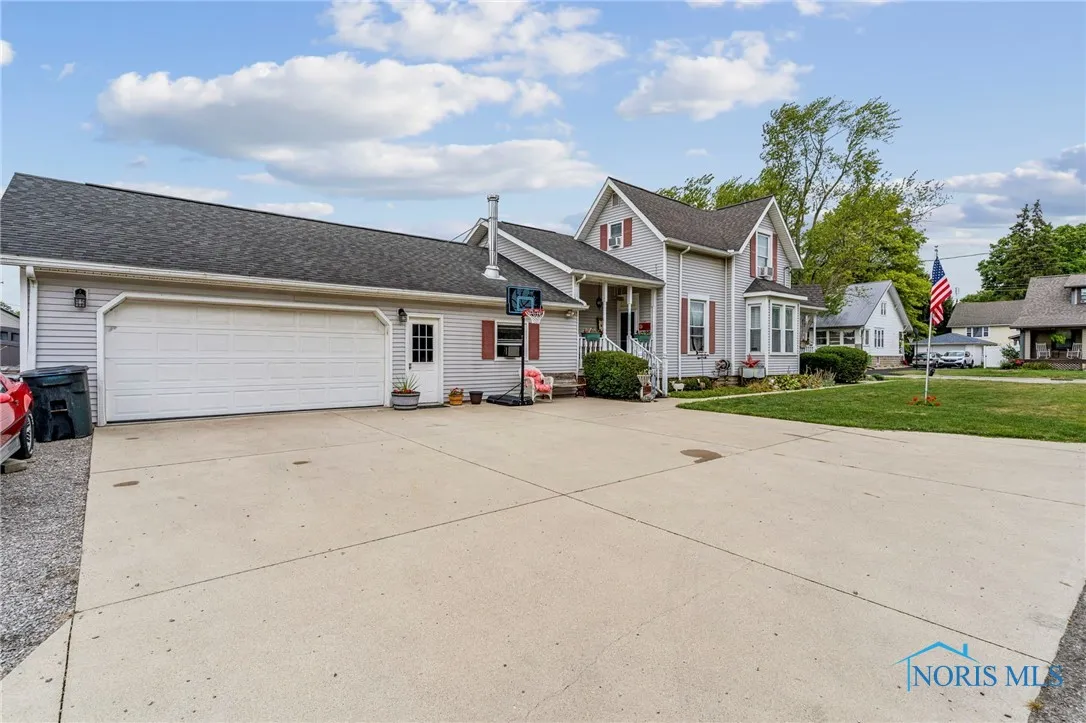 208 E Monroe Street, Pandora, Ohio 45877, 4 Bedrooms Bedrooms, 8 Rooms Rooms,3 BathroomsBathrooms,Residential,For Sale,Monroe,6134983