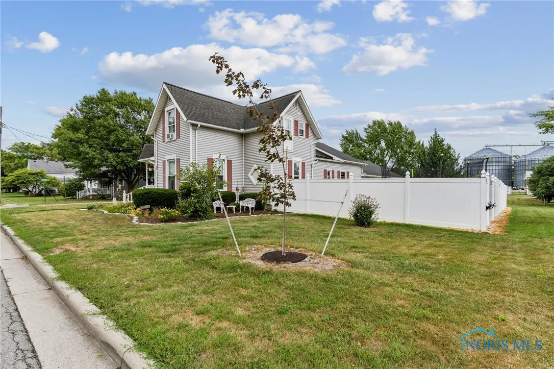 208 E Monroe Street, Pandora, Ohio 45877, 4 Bedrooms Bedrooms, 8 Rooms Rooms,3 BathroomsBathrooms,Residential,For Sale,Monroe,6134983
