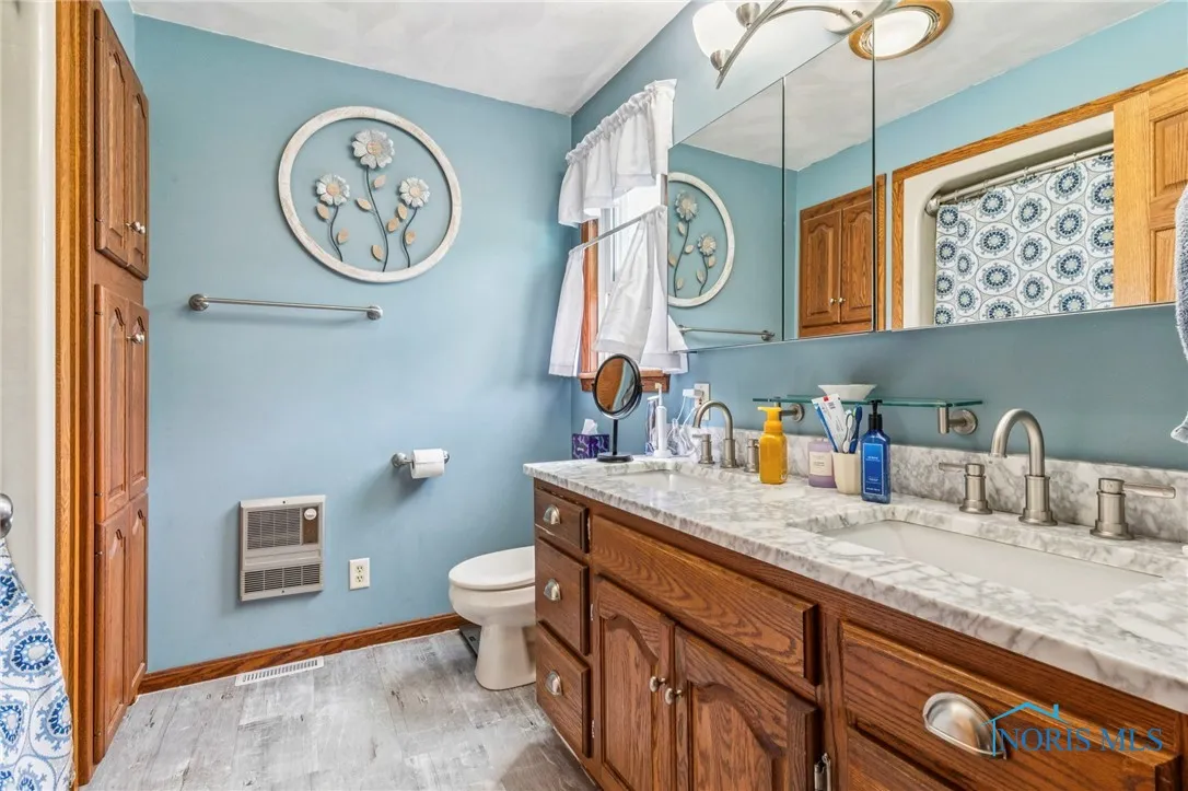 208 E Monroe Street, Pandora, Ohio 45877, 4 Bedrooms Bedrooms, 8 Rooms Rooms,3 BathroomsBathrooms,Residential,For Sale,Monroe,6134983