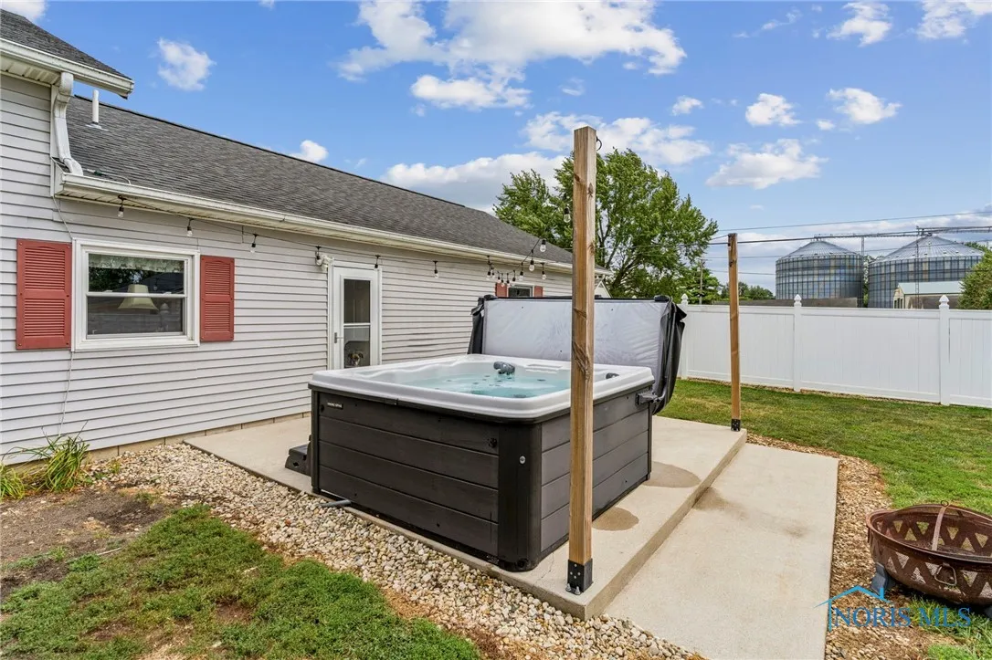 208 E Monroe Street, Pandora, Ohio 45877, 4 Bedrooms Bedrooms, 8 Rooms Rooms,3 BathroomsBathrooms,Residential,For Sale,Monroe,6134983