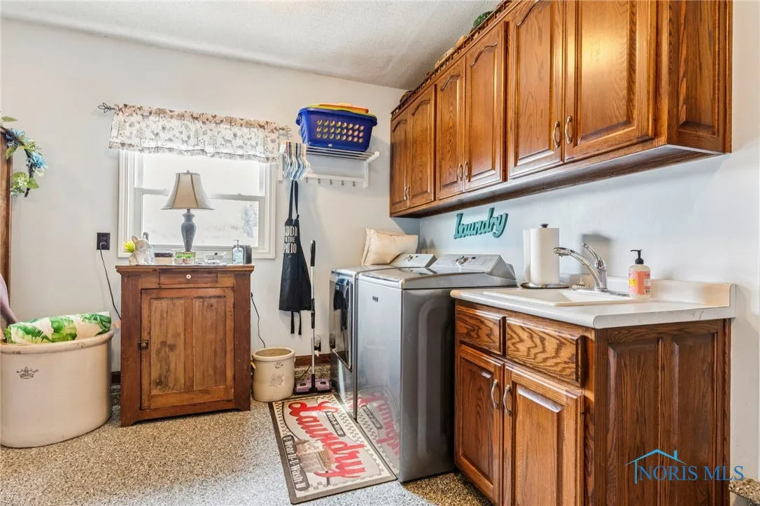 208 E Monroe Street, Pandora, Ohio 45877, 4 Bedrooms Bedrooms, 8 Rooms Rooms,3 BathroomsBathrooms,Residential,For Sale,Monroe,6134983