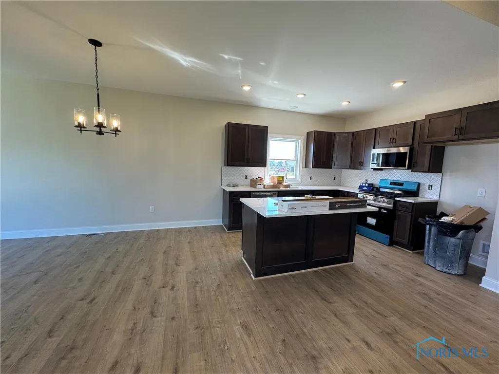 5021 Easton Drive, Oregon, Ohio 43616, 2 Bedrooms Bedrooms, 7 Rooms Rooms,2 BathroomsBathrooms,Residential,For Sale,Easton,6135024