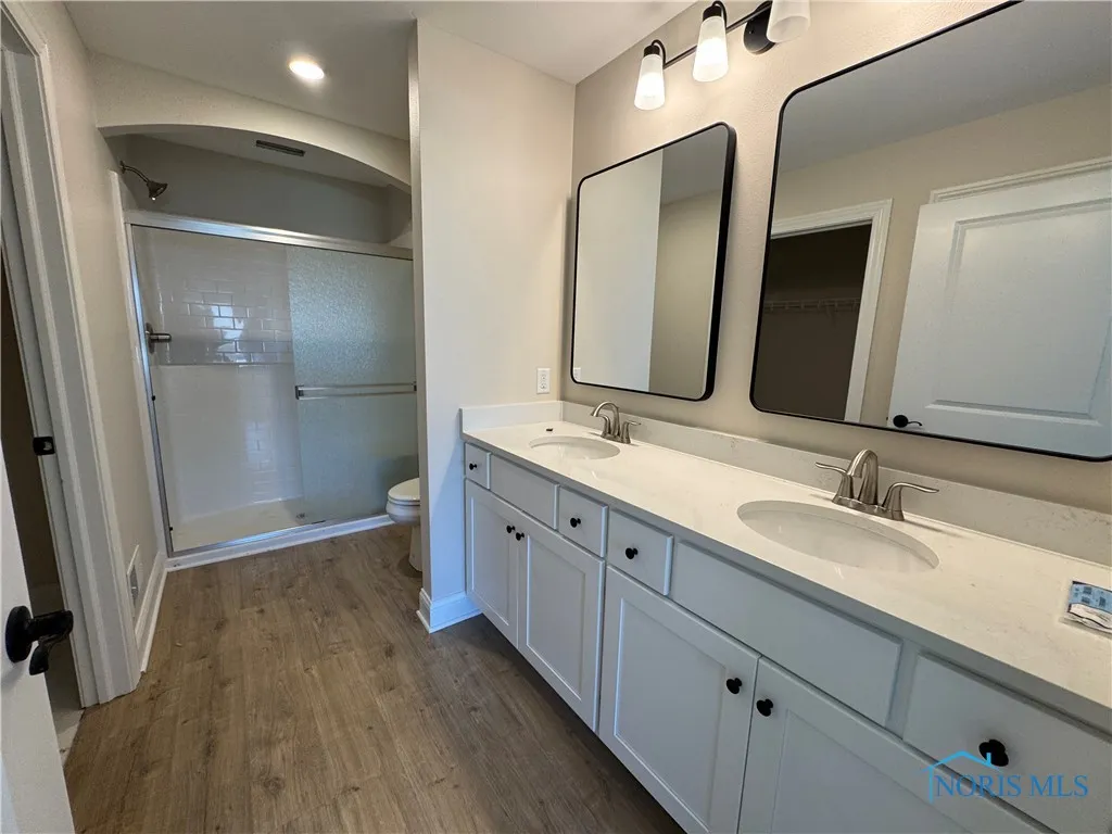 5021 Easton Drive, Oregon, Ohio 43616, 2 Bedrooms Bedrooms, 7 Rooms Rooms,2 BathroomsBathrooms,Residential,For Sale,Easton,6135024