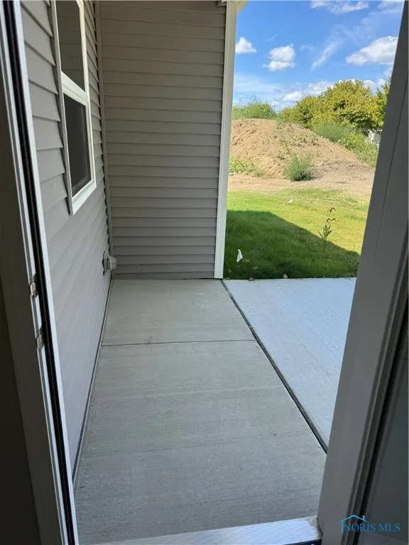 1553 Heather Meadow Drive, Toledo, Ohio 43614, 2 Bedrooms Bedrooms, 6 Rooms Rooms,2 BathroomsBathrooms,Residential,For Sale,Heather Meadow,6134997