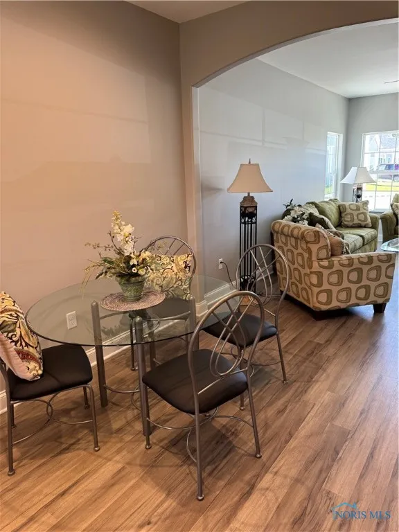 1553 Heather Meadow Drive, Toledo, Ohio 43614, 2 Bedrooms Bedrooms, 6 Rooms Rooms,2 BathroomsBathrooms,Residential,For Sale,Heather Meadow,6134997