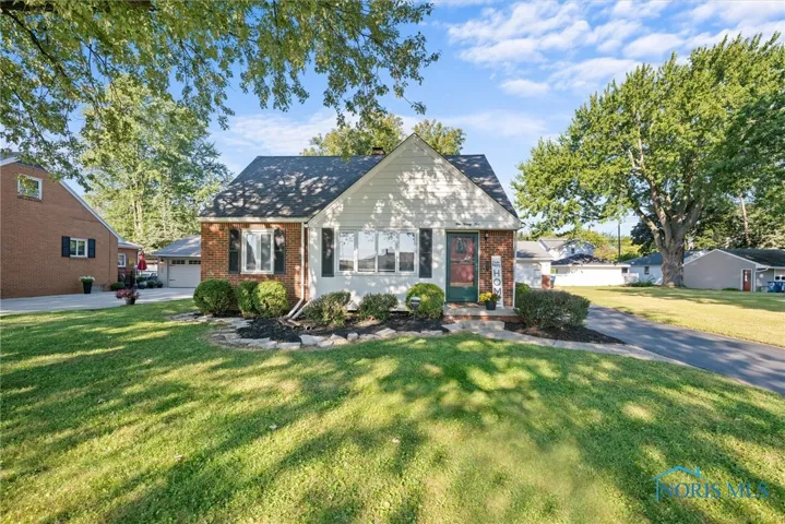 422 S Fargo Street, Oregon, Ohio 43616, 3 Bedrooms Bedrooms, 6 Rooms Rooms,2 BathroomsBathrooms,Residential,For Sale,Fargo,6135223