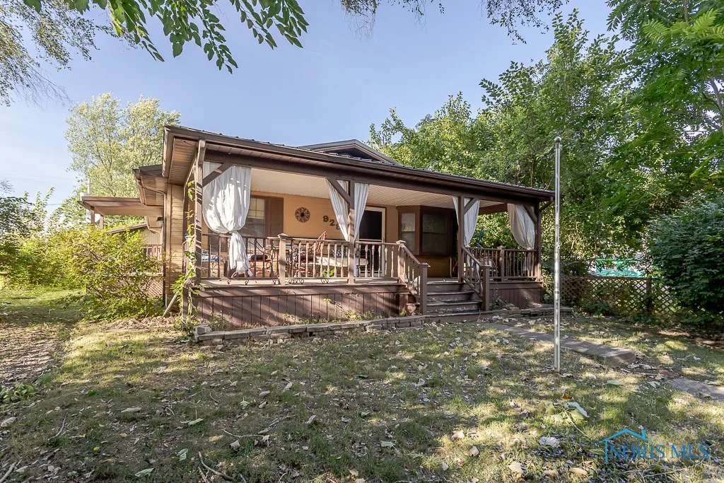 929 Linwood Avenue, Delta, Ohio 43515, 2 Bedrooms Bedrooms, 4 Rooms Rooms,2 BathroomsBathrooms,Residential,For Sale,Linwood,6135408