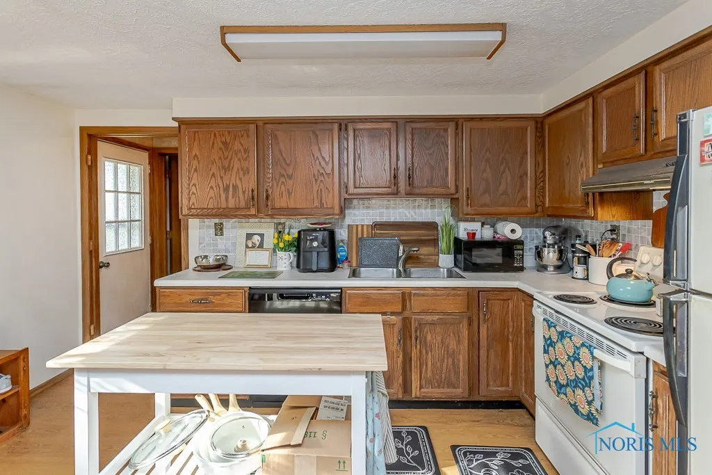 929 Linwood Avenue, Delta, Ohio 43515, 2 Bedrooms Bedrooms, 4 Rooms Rooms,2 BathroomsBathrooms,Residential,For Sale,Linwood,6135408