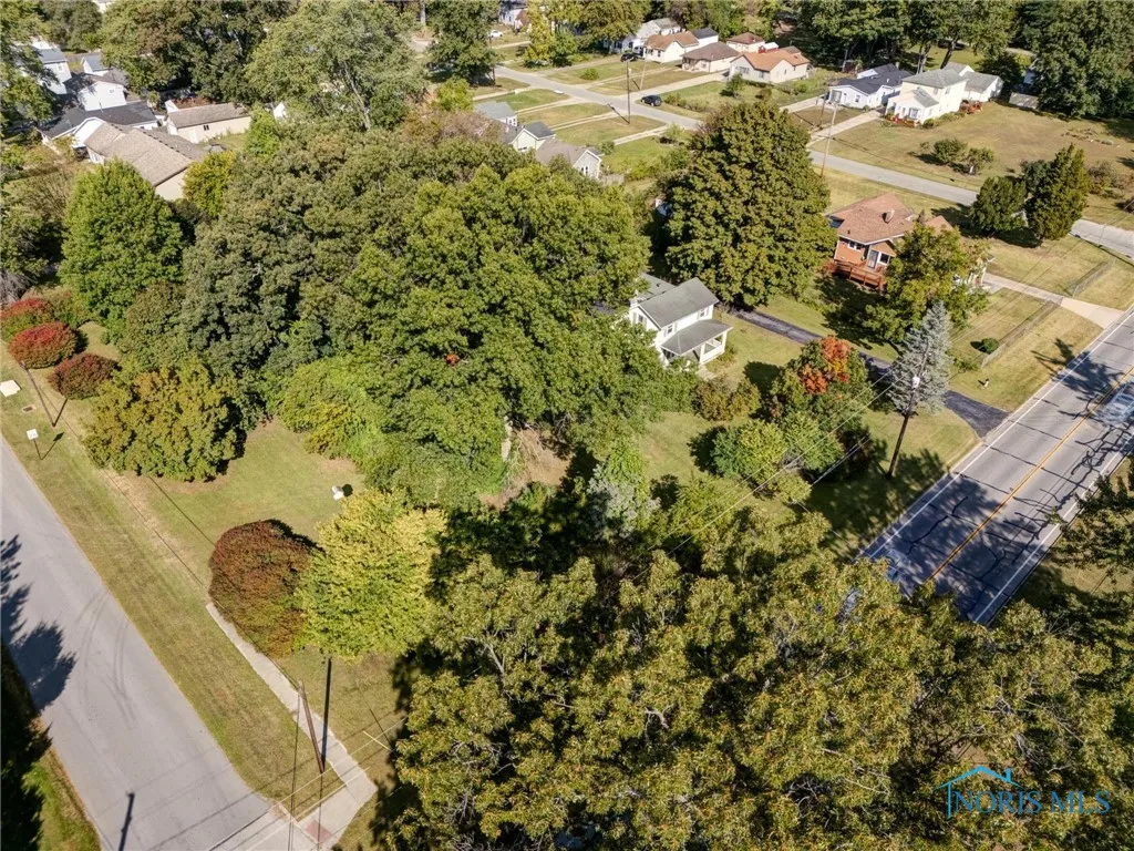 6015 Whiteford Road, Sylvania, Ohio 43560, 3 Bedrooms Bedrooms, 6 Rooms Rooms,1 BathroomBathrooms,Residential,For Sale,Whiteford,6135436