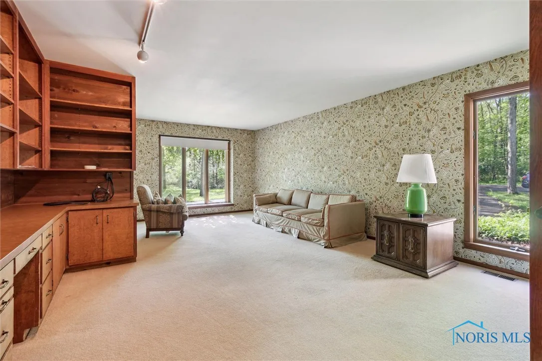 04441 State Route 576, Bryan, Ohio 43506, 5 Bedrooms Bedrooms, 13 Rooms Rooms,4 BathroomsBathrooms,Residential,For Sale,State Route 576,6135456