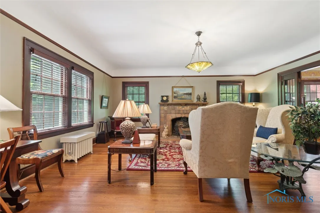3614 Edgevale Road, Ottawa Hills, Ohio 43606, 5 Bedrooms Bedrooms, 14 Rooms Rooms,5 BathroomsBathrooms,Residential,For Sale,Edgevale,6135424