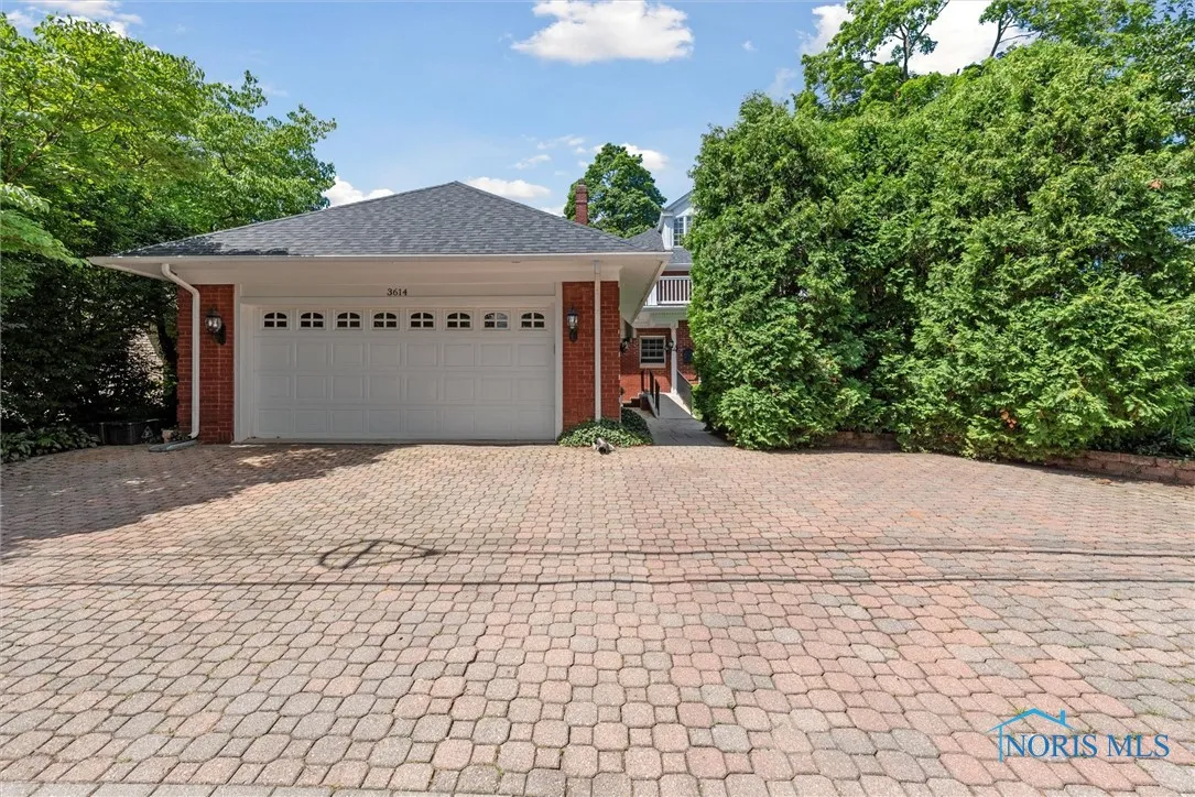 3614 Edgevale Road, Ottawa Hills, Ohio 43606, 5 Bedrooms Bedrooms, 14 Rooms Rooms,5 BathroomsBathrooms,Residential,For Sale,Edgevale,6135424