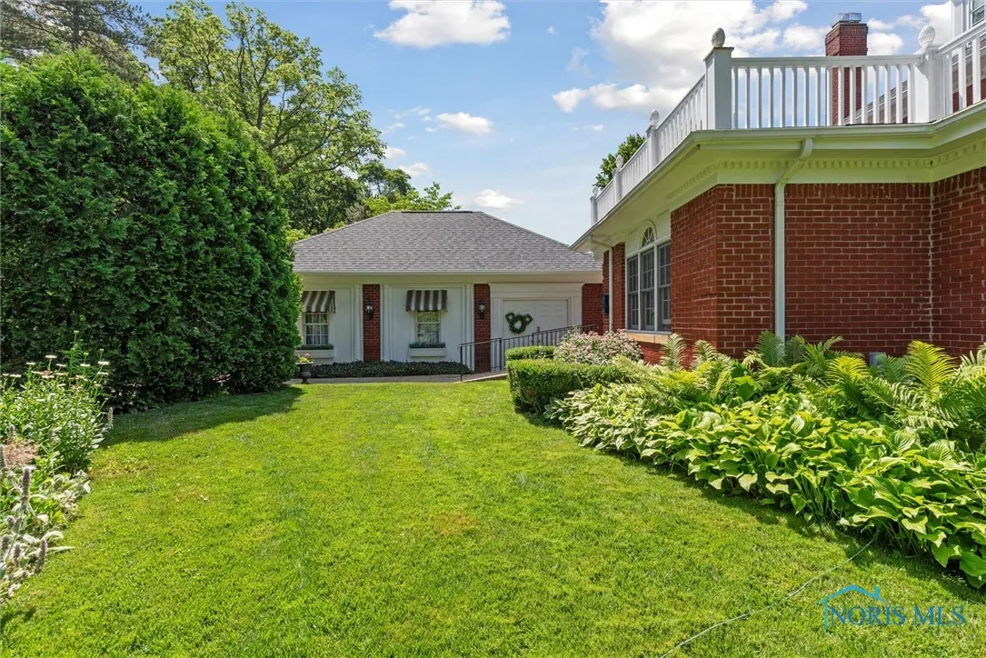 3614 Edgevale Road, Ottawa Hills, Ohio 43606, 5 Bedrooms Bedrooms, 14 Rooms Rooms,5 BathroomsBathrooms,Residential,For Sale,Edgevale,6135424