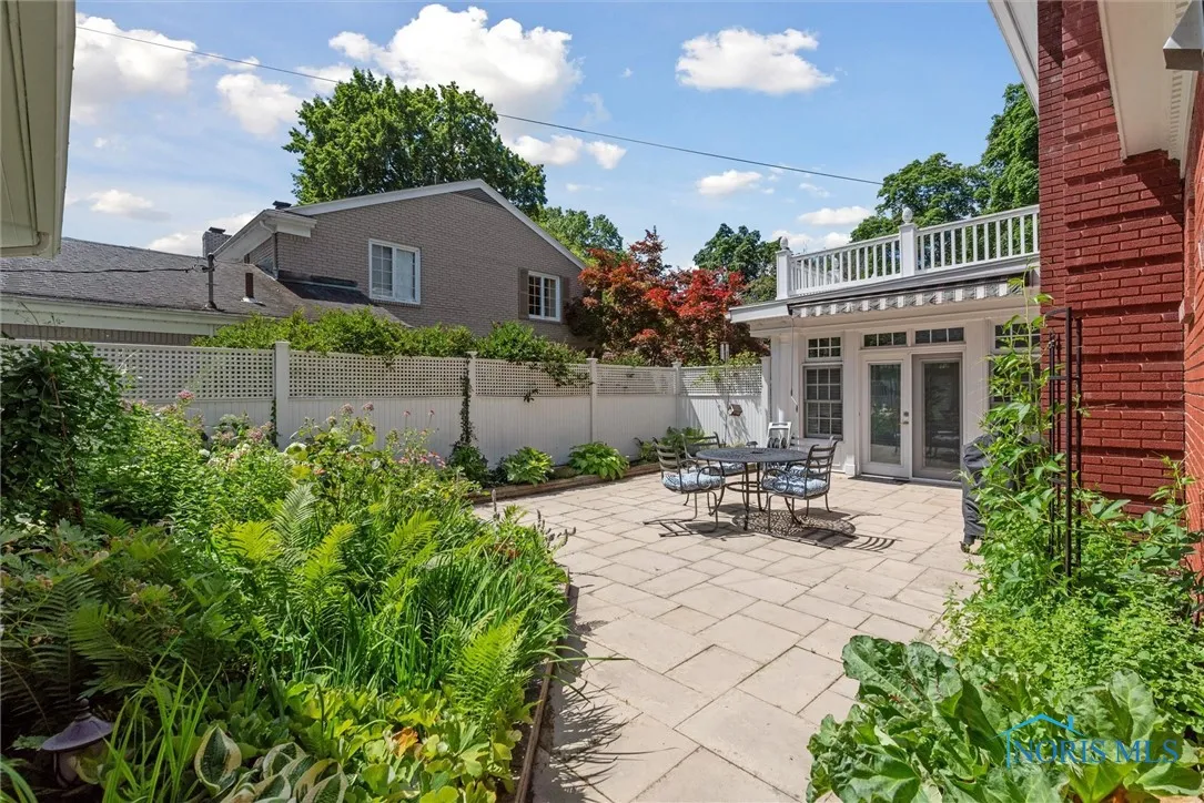 3614 Edgevale Road, Ottawa Hills, Ohio 43606, 5 Bedrooms Bedrooms, 14 Rooms Rooms,5 BathroomsBathrooms,Residential,For Sale,Edgevale,6135424