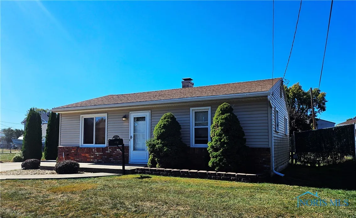 Residential For Sale - 6 Rooms - 2 Bedrooms - 1 Bathroom - Price ...