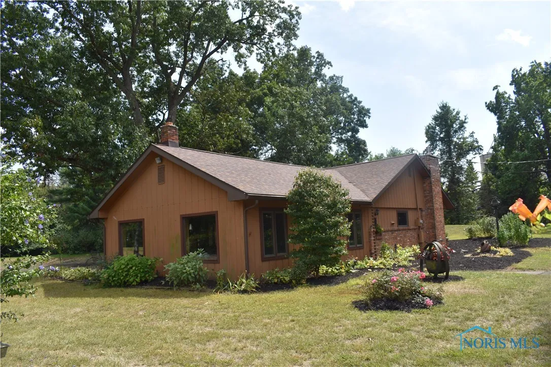 12036 Archbold Whitehouse Road, Whitehouse, Ohio 43571, 2 Bedrooms Bedrooms, 6 Rooms Rooms,1 BathroomBathrooms,Residential,For Sale,Archbold Whitehouse,6135468