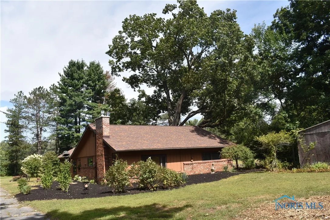 12036 Archbold Whitehouse Road, Whitehouse, Ohio 43571, 2 Bedrooms Bedrooms, 6 Rooms Rooms,1 BathroomBathrooms,Residential,For Sale,Archbold Whitehouse,6135468