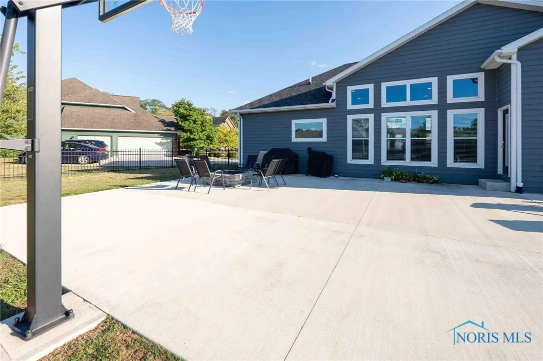 349 Sycamore Court, Bluffton, Ohio 45817, 5 Bedrooms Bedrooms, 8 Rooms Rooms,4 BathroomsBathrooms,Residential,For Sale,Sycamore,6135507