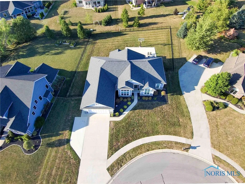 349 Sycamore Court, Bluffton, Ohio 45817, 5 Bedrooms Bedrooms, 8 Rooms Rooms,4 BathroomsBathrooms,Residential,For Sale,Sycamore,6135507