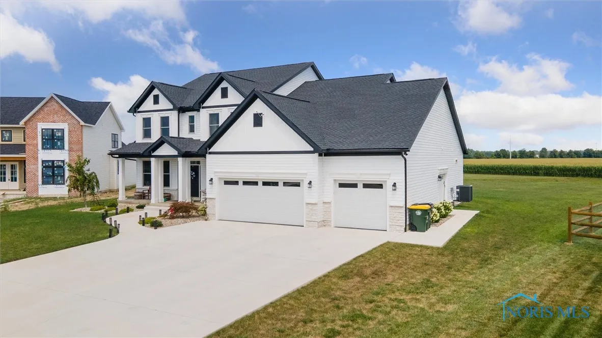 9412 Newbury Lane, Whitehouse, Ohio 43571, 4 Bedrooms Bedrooms, 8 Rooms Rooms,4 BathroomsBathrooms,Residential,For Sale,Newbury,6135603