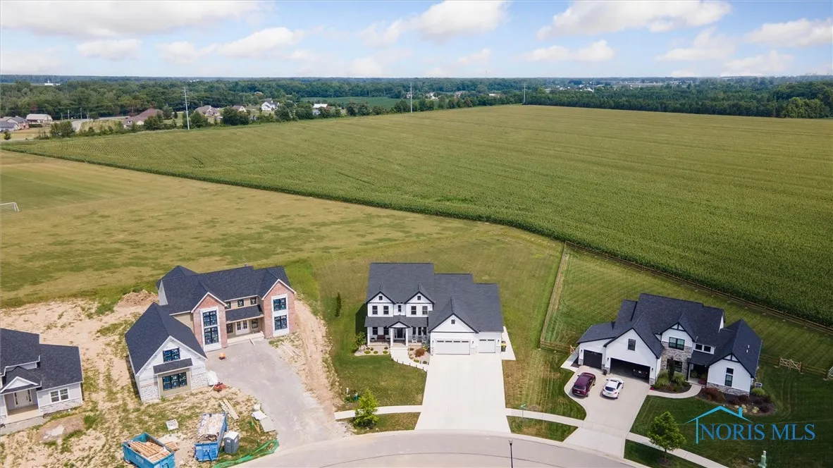 9412 Newbury Lane, Whitehouse, Ohio 43571, 4 Bedrooms Bedrooms, 8 Rooms Rooms,4 BathroomsBathrooms,Residential,For Sale,Newbury,6135603