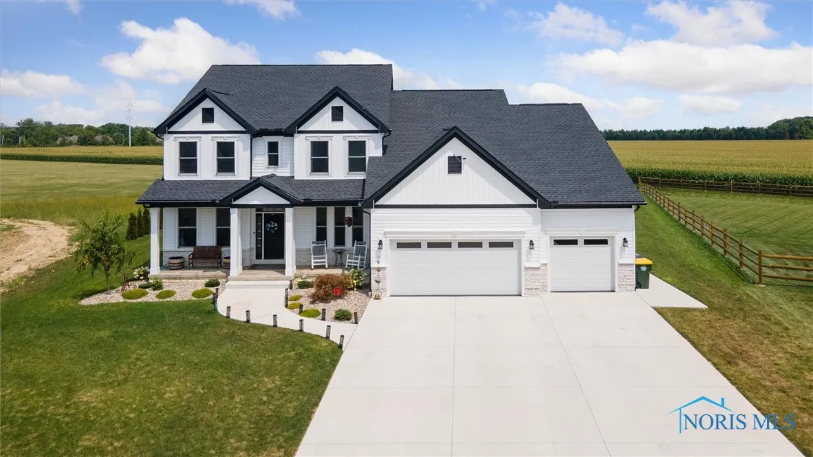 9412 Newbury Lane, Whitehouse, Ohio 43571, 4 Bedrooms Bedrooms, 8 Rooms Rooms,4 BathroomsBathrooms,Residential,For Sale,Newbury,6135603