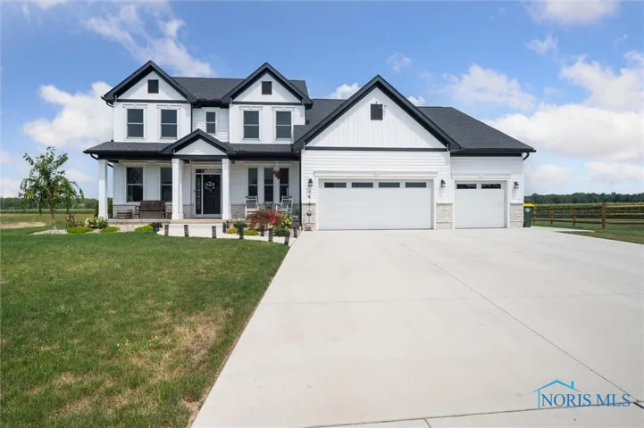 9412 Newbury Lane, Whitehouse, Ohio 43571, 4 Bedrooms Bedrooms, 8 Rooms Rooms,4 BathroomsBathrooms,Residential,For Sale,Newbury,6135603