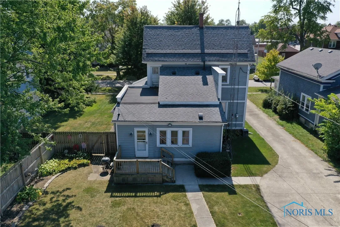 110 E 1st Street, Woodville, Ohio 43469, 3 Bedrooms Bedrooms, 8 Rooms Rooms,2 BathroomsBathrooms,Residential,For Sale,1st,6135623