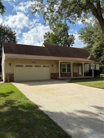 29987 Pemberville Road, Millbury, Ohio 43447, 3 Bedrooms Bedrooms, 6 Rooms Rooms,2 BathroomsBathrooms,Residential,For Sale,Pemberville,6135706