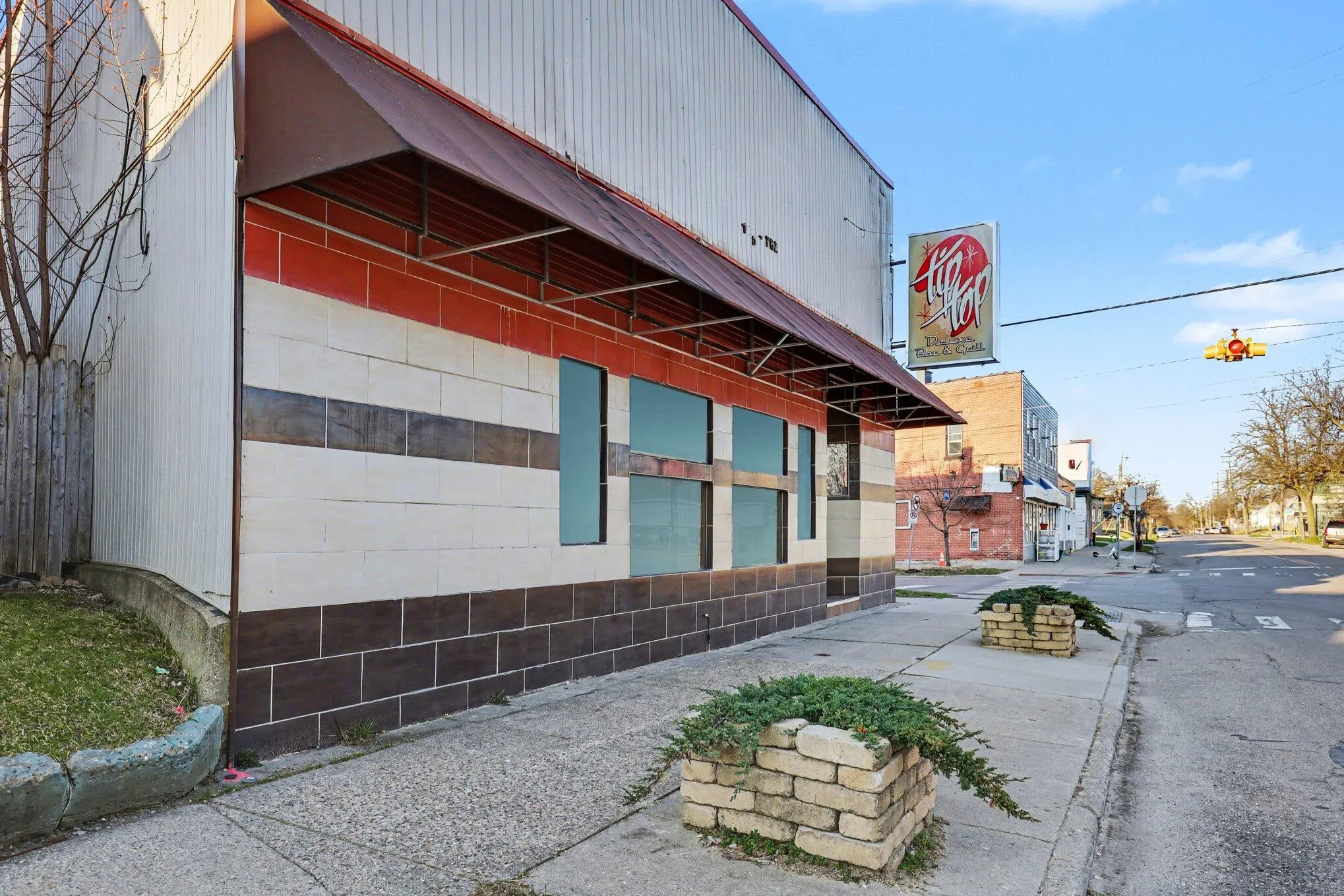 Commercial Sale For Sale
