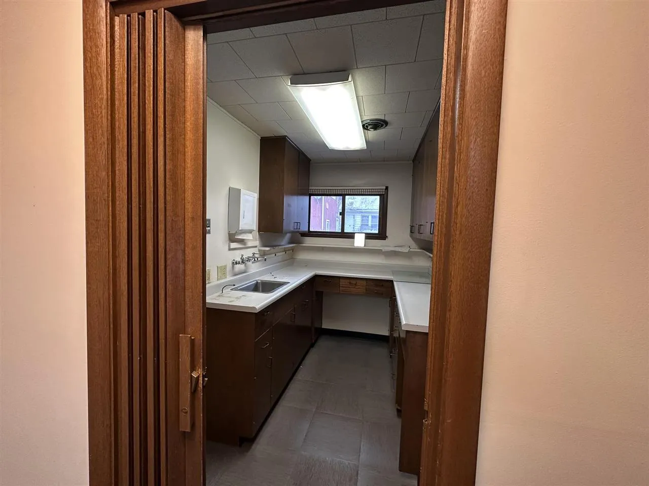 Connected with Jack and Jill door to Office 1 and 2