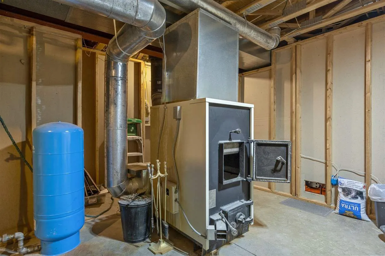 Secondary wood burning furnace