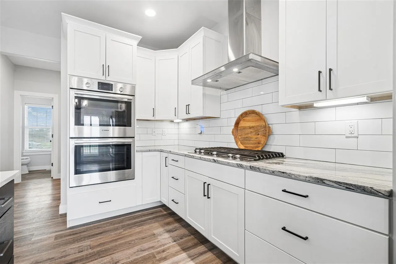 Double ovens and Gas Range