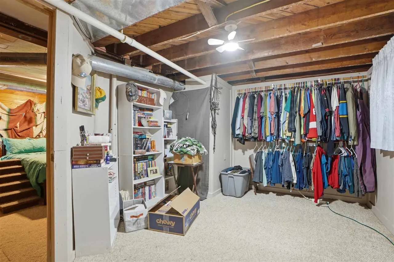 current owners use this area off their primary bedroom as a walk in closet