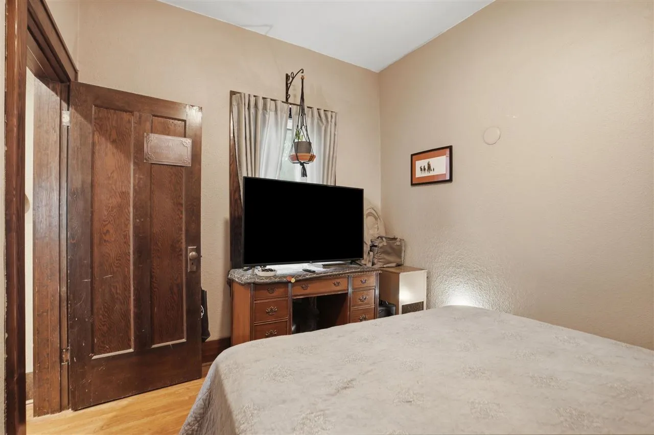 both bedrooms on the main level are 8x11